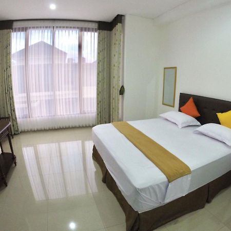 Padma Laguna Guesthouse Baturetno Extérieur photo