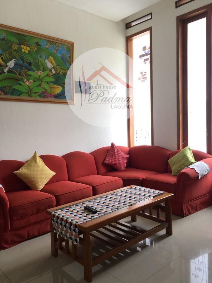Padma Laguna Guesthouse Baturetno Extérieur photo